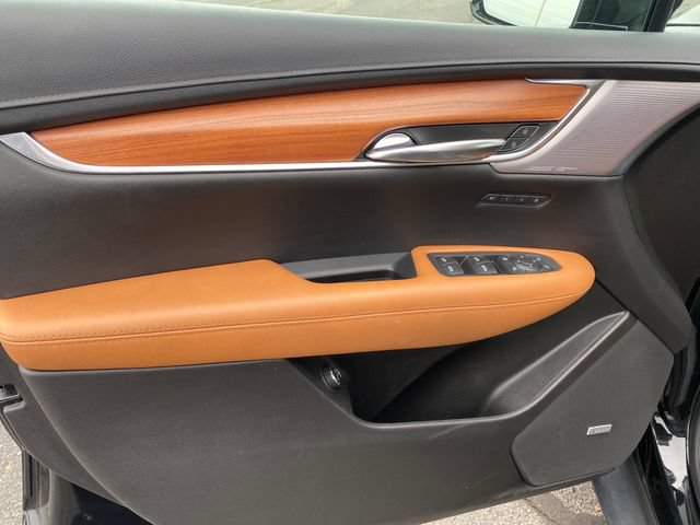 Used 2020 Cadillac XT5 Premium Luxury w/ LPO, Floor Liner Package AWD/4WD image 18