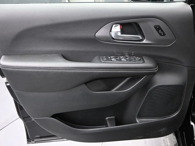 New 2026 Chrysler Pacifica Select w/ S Appearance Package AWD/4WD image 12