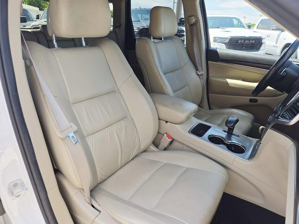Used 2014 Jeep Grand Cherokee Limited w/ Trailer Tow Group IV RWD image 17