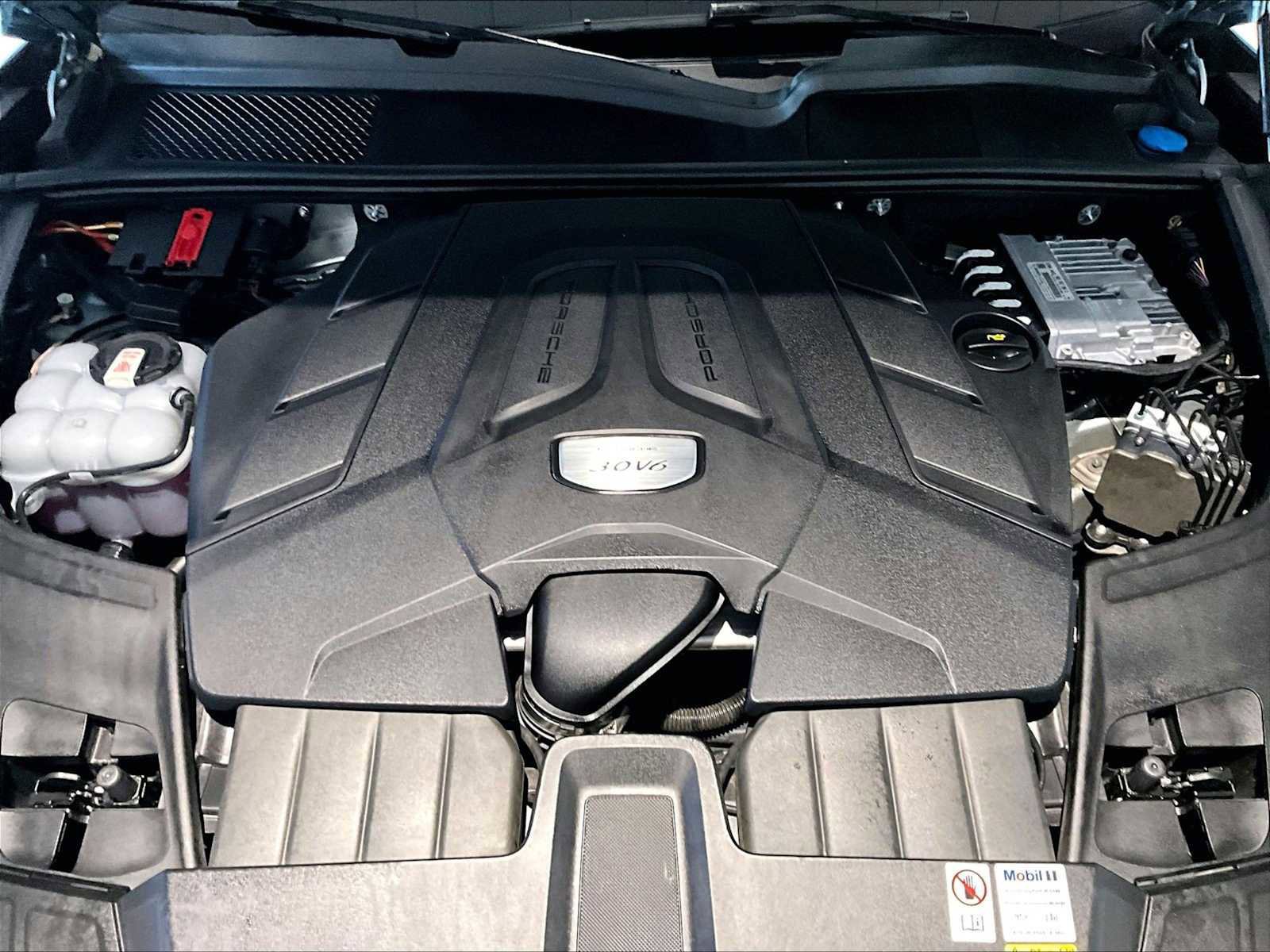 Used 2023 Porsche Cayenne image 24