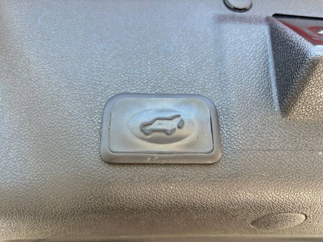 Used 2013 GMC Acadia SLT AWD/4WD image 18