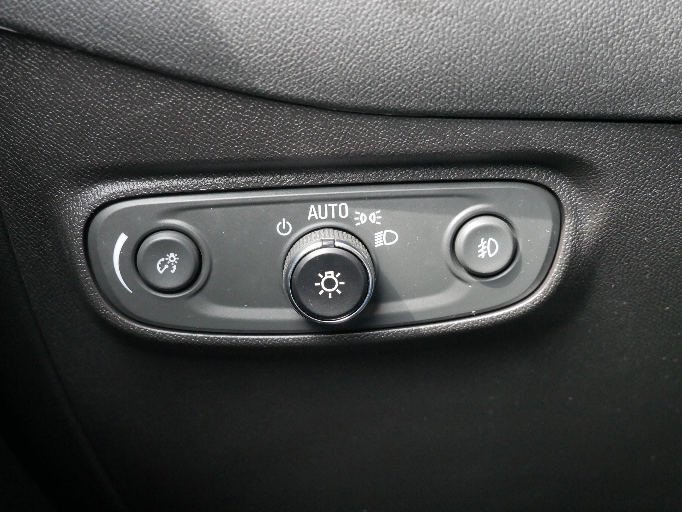 Used 2023 Chevrolet Equinox Premier image 23