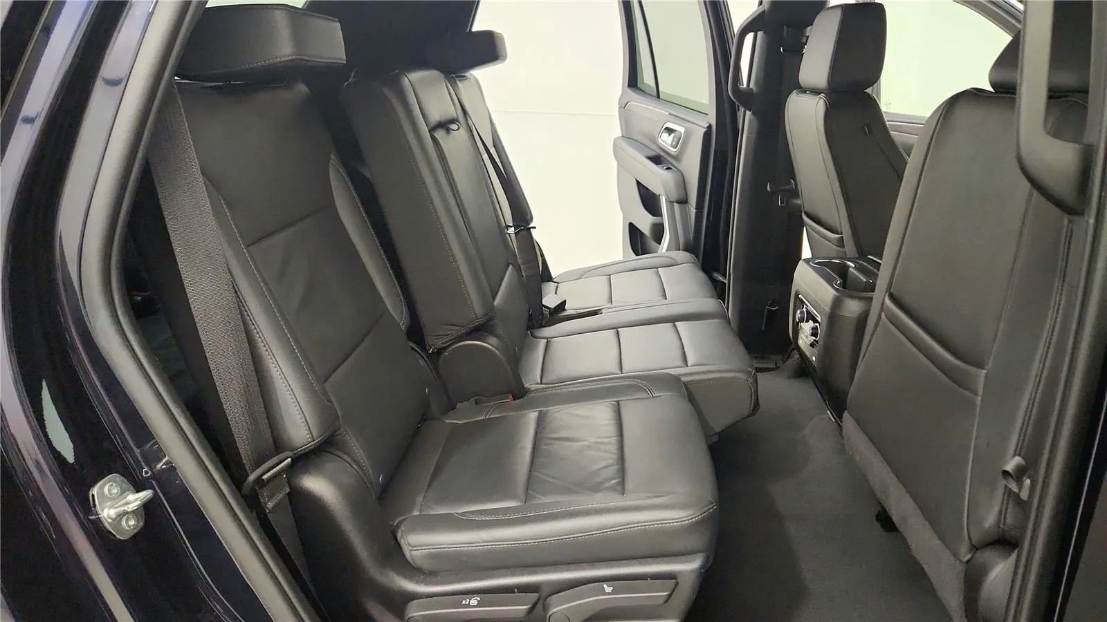 Used 2024 Chevrolet Tahoe LT image 38