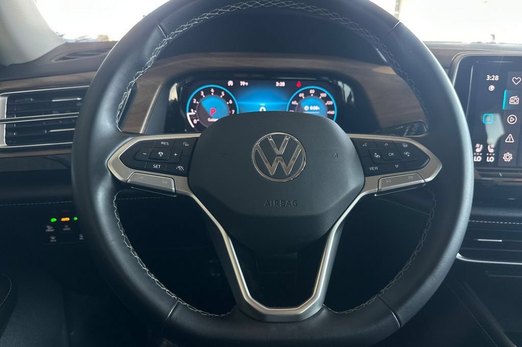 Used 2024 Volkswagen Atlas SE AWD/4WD image 26