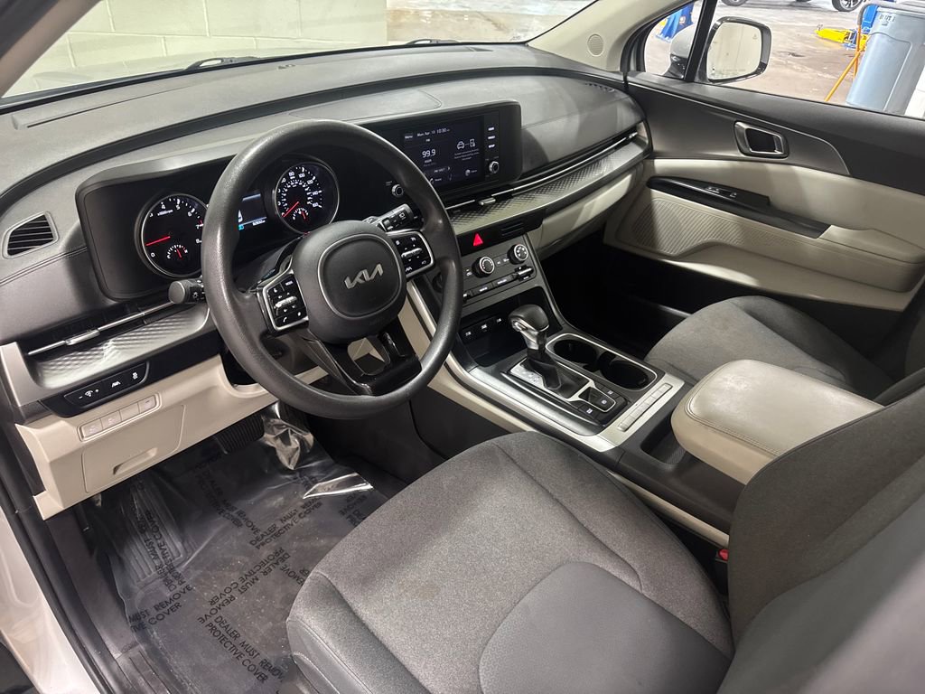 Used 2022 Kia Carnival LX FWD image 47