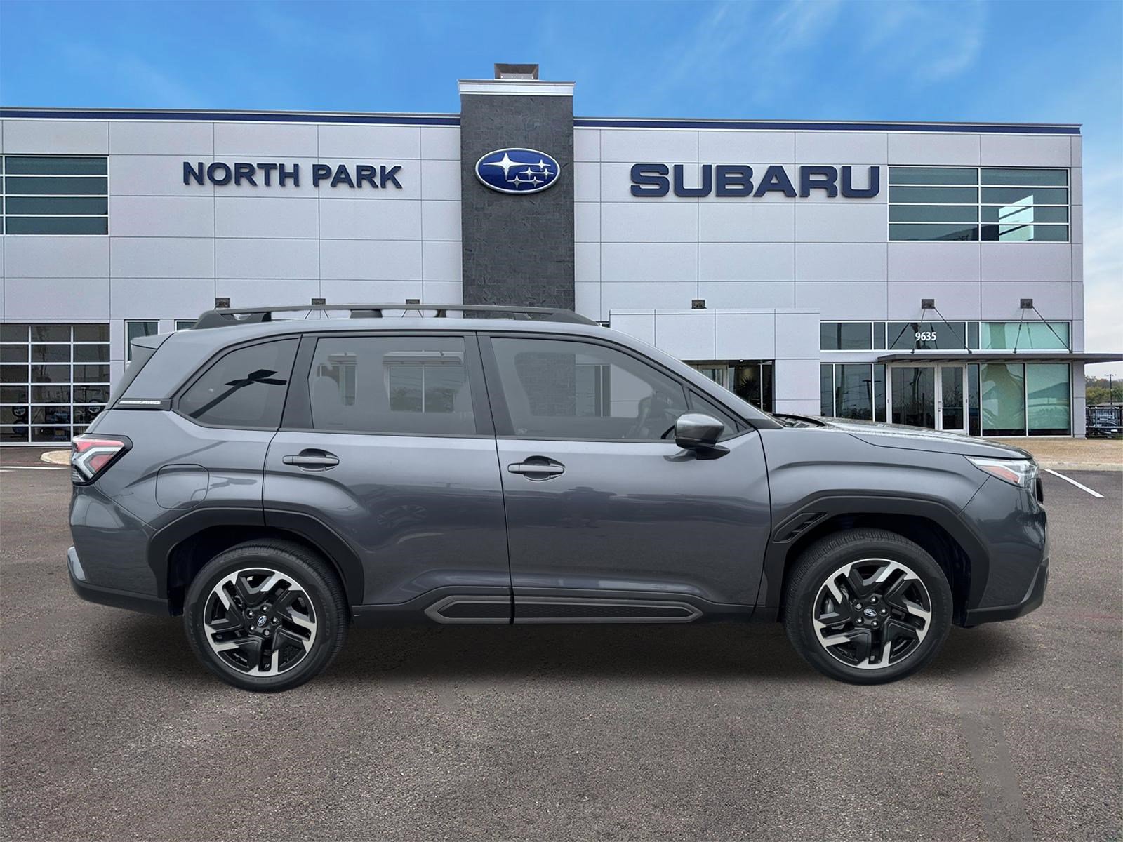 Certified 2025 Subaru Forester Limited w/ Popular Package #2 AWD/4WD image 2