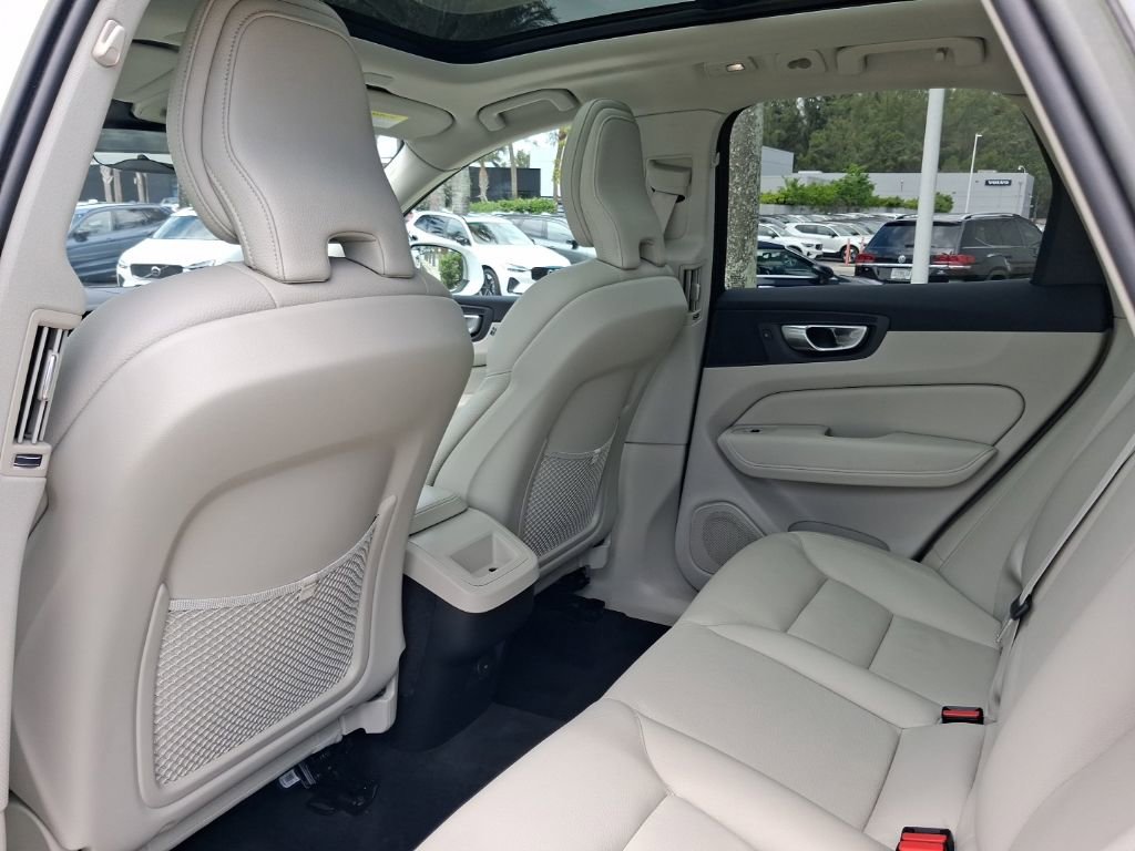 Used 2023 Volvo XC60 B5 Core w/ Protection Package Premier FWD image 7
