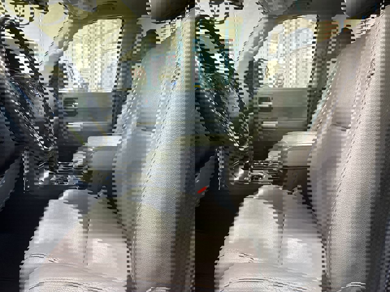 Used 2018 Toyota Sequoia Limited w/ Safety & Convenience Package image 11