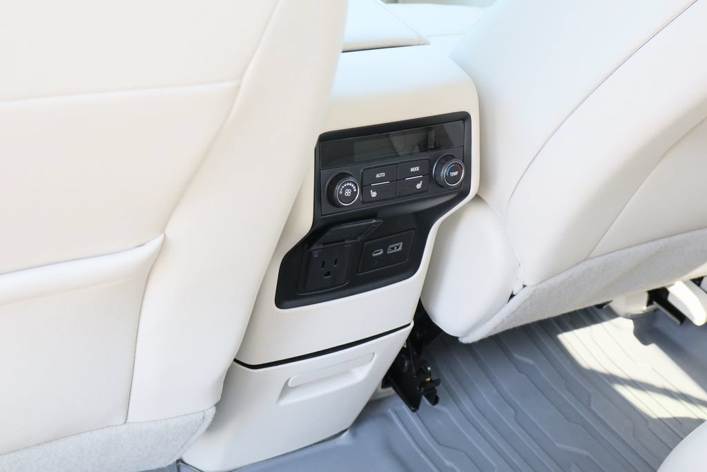 Certified 2023 GMC Acadia Denali w/ Denali Ultimate Package FWD image 26