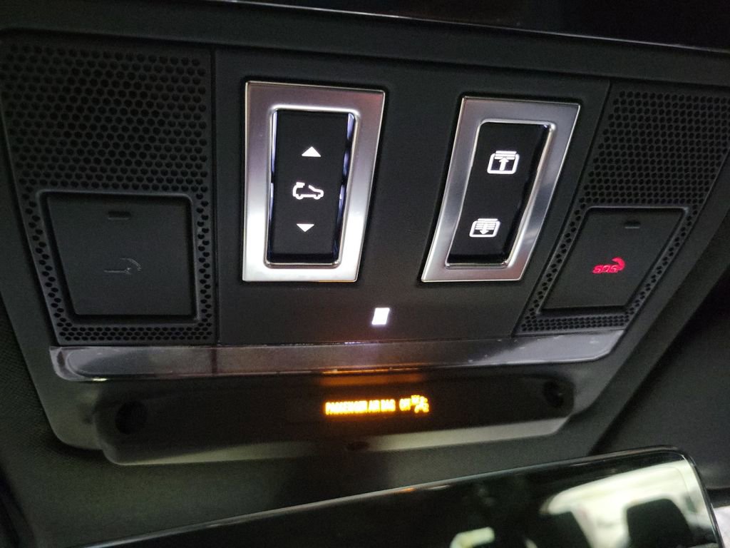 New 2026 Land Rover Defender 130 X-Dynamic SE image 21