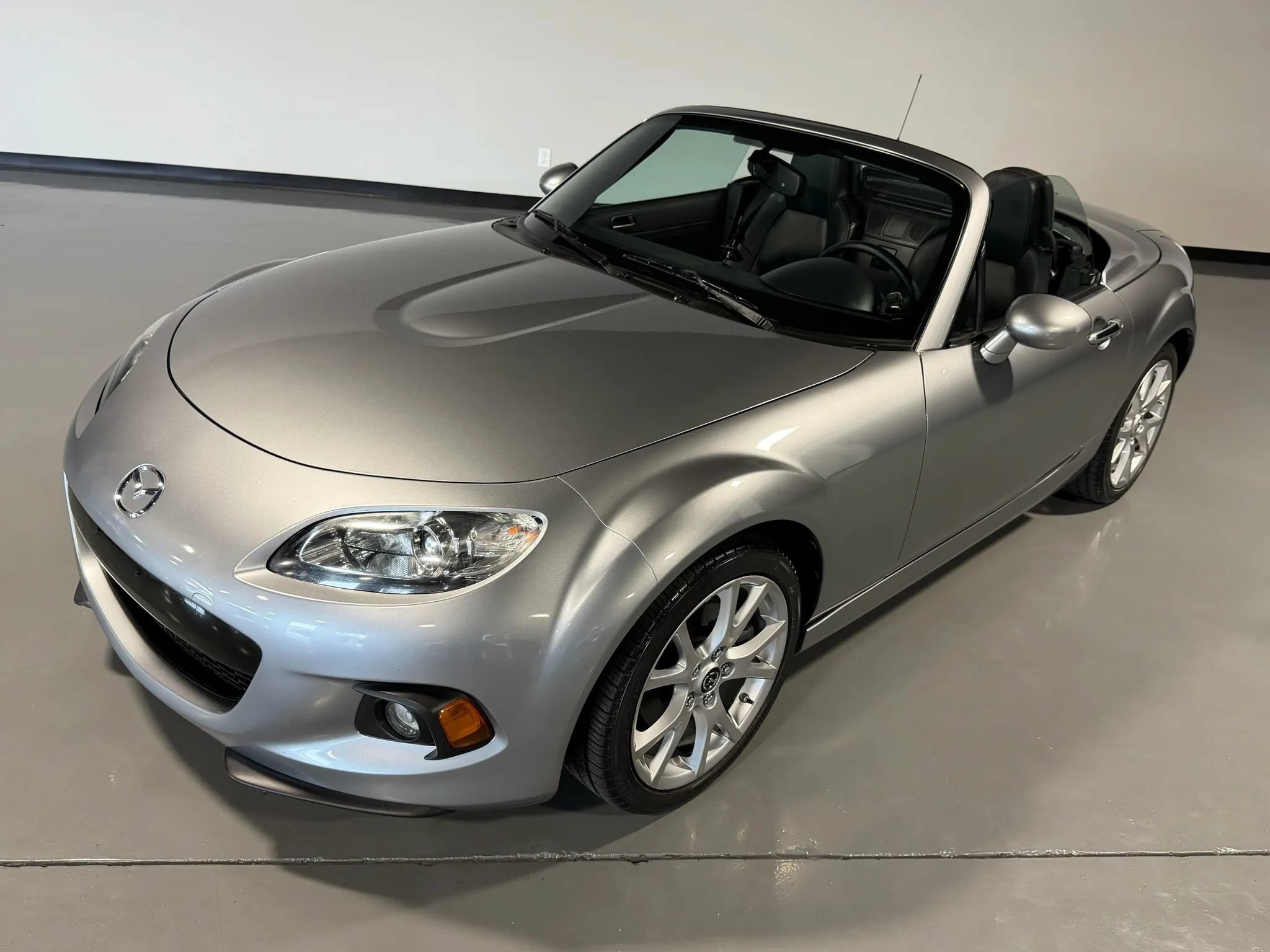 Used 2014 MAZDA MX-5 Miata Grand Touring RWD image 7