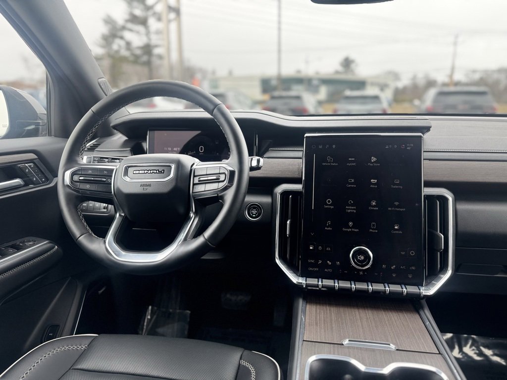 Used 2025 GMC Acadia Denali w/ LPO, Floor Liner Package image 13