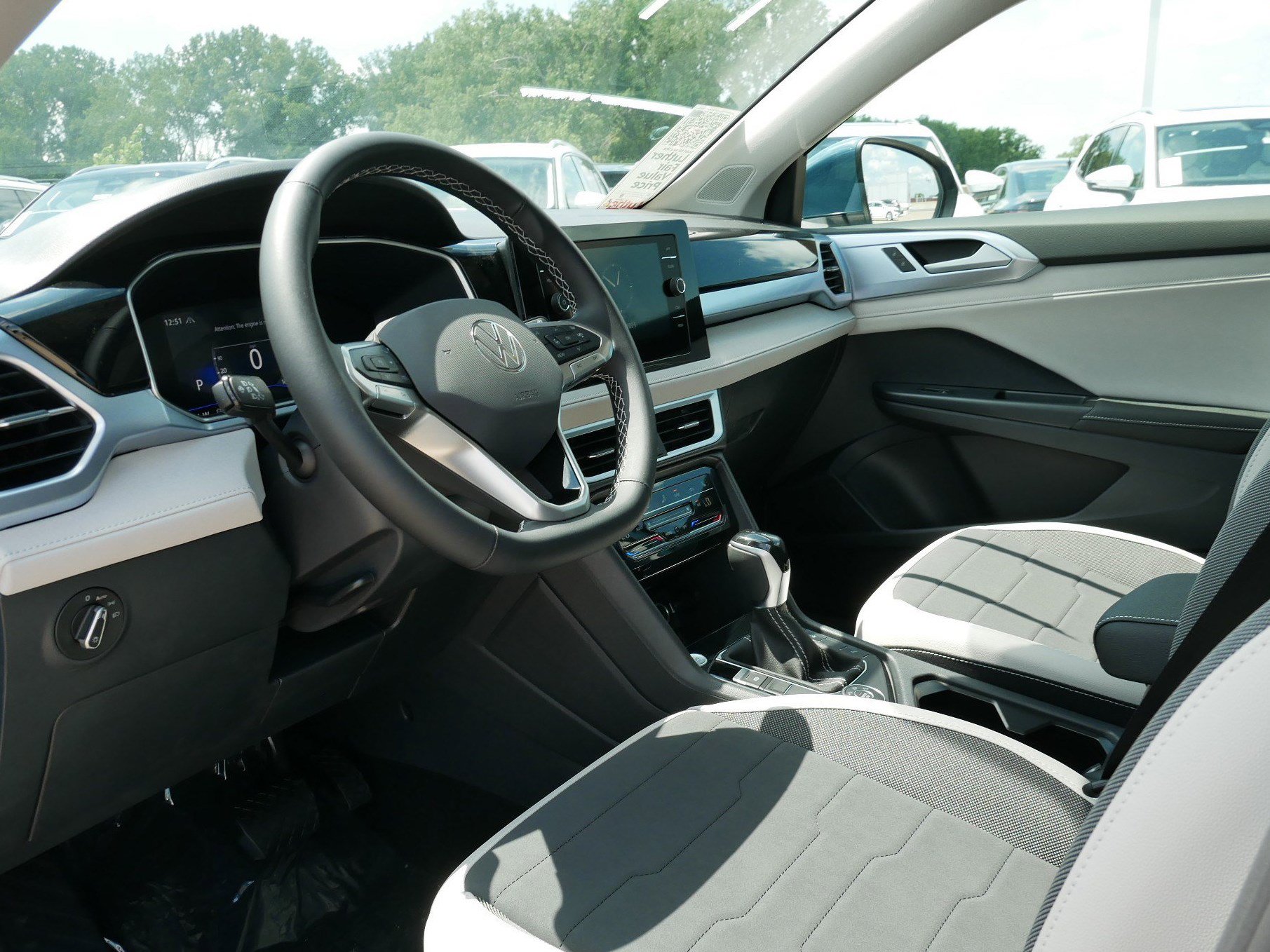 New 2026 Volkswagen Taos SE AWD/4WD image 4