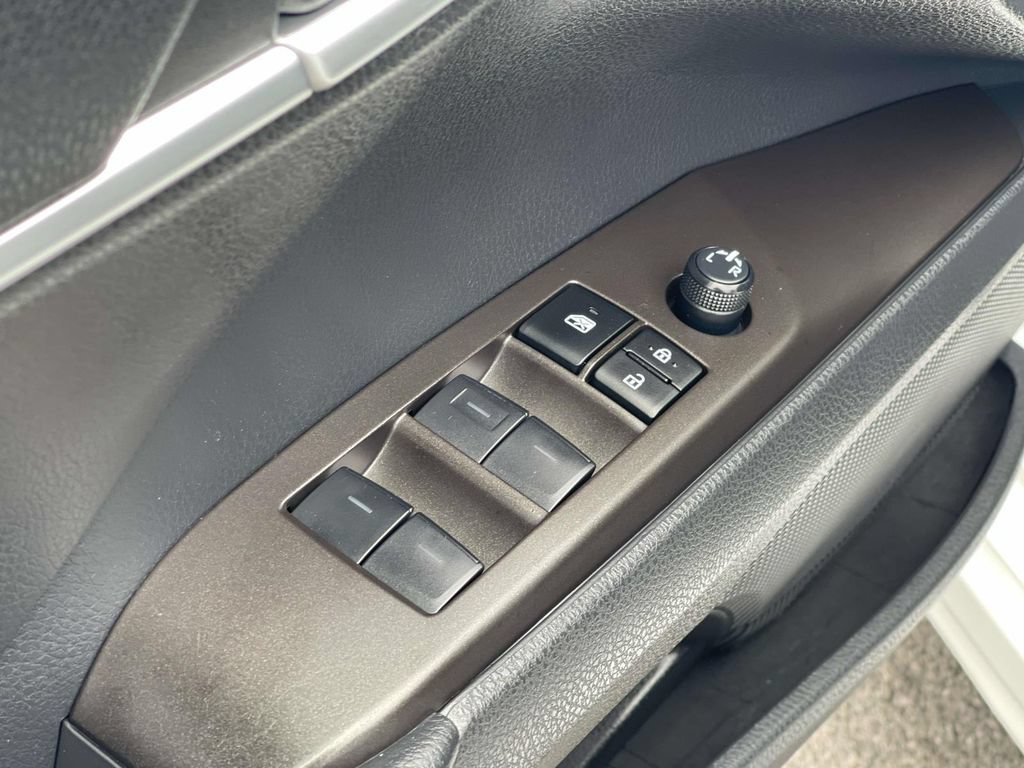 Used 2024 Toyota Camry SE FWD image 29