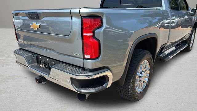 Used 2025 Chevrolet Silverado 2500 LTZ w/ LTZ Premium Package AWD/4WD image 38