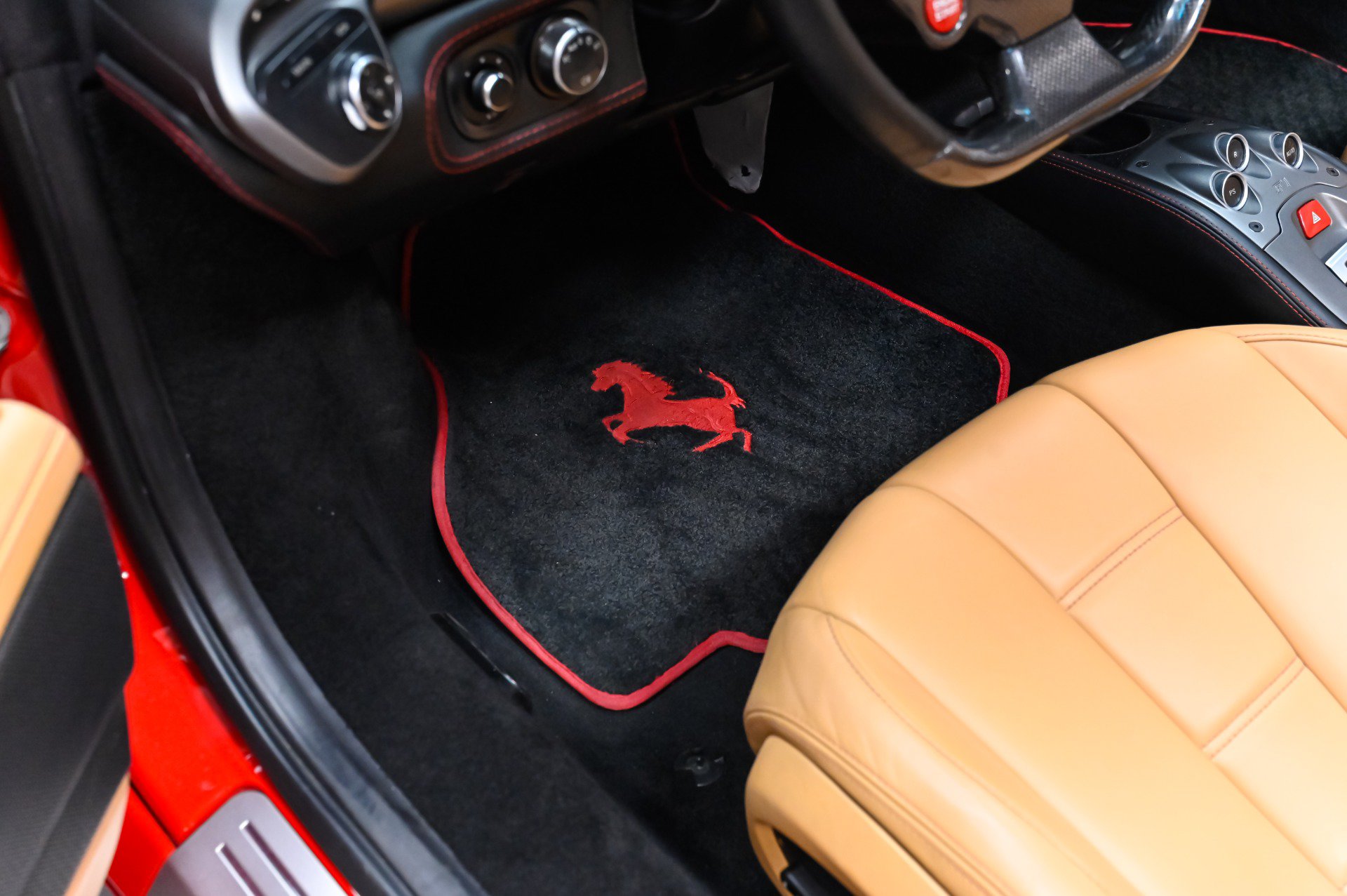 Used 2013 Ferrari 458 Spider RWD image 30