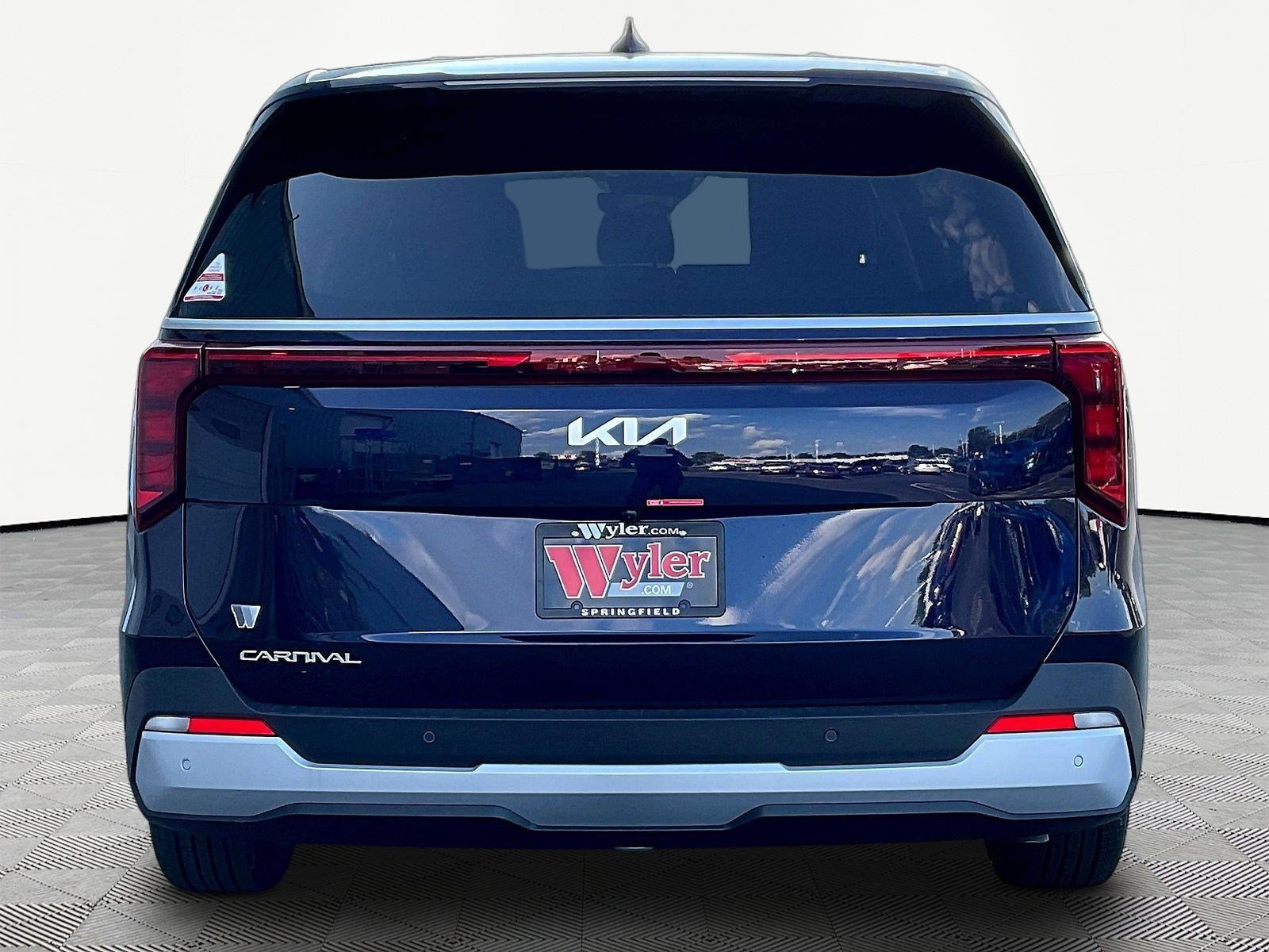 New 2027 Kia Carnival FWD image 5