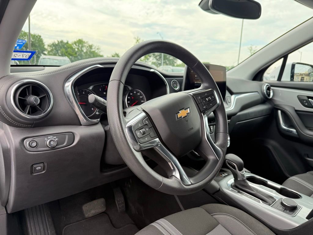 Used 2024 Chevrolet Blazer LT w/ Convenience Package FWD image 10