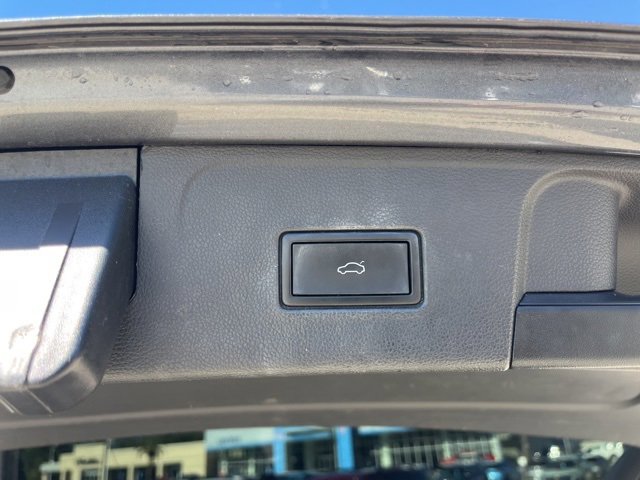 Used 2021 Volkswagen Atlas SEL R-Line image 7