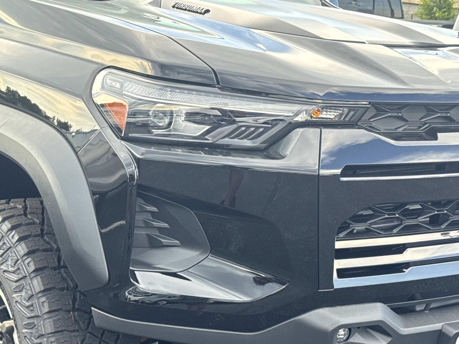 New 2026 Chevrolet Colorado ZR2 AWD/4WD image 9