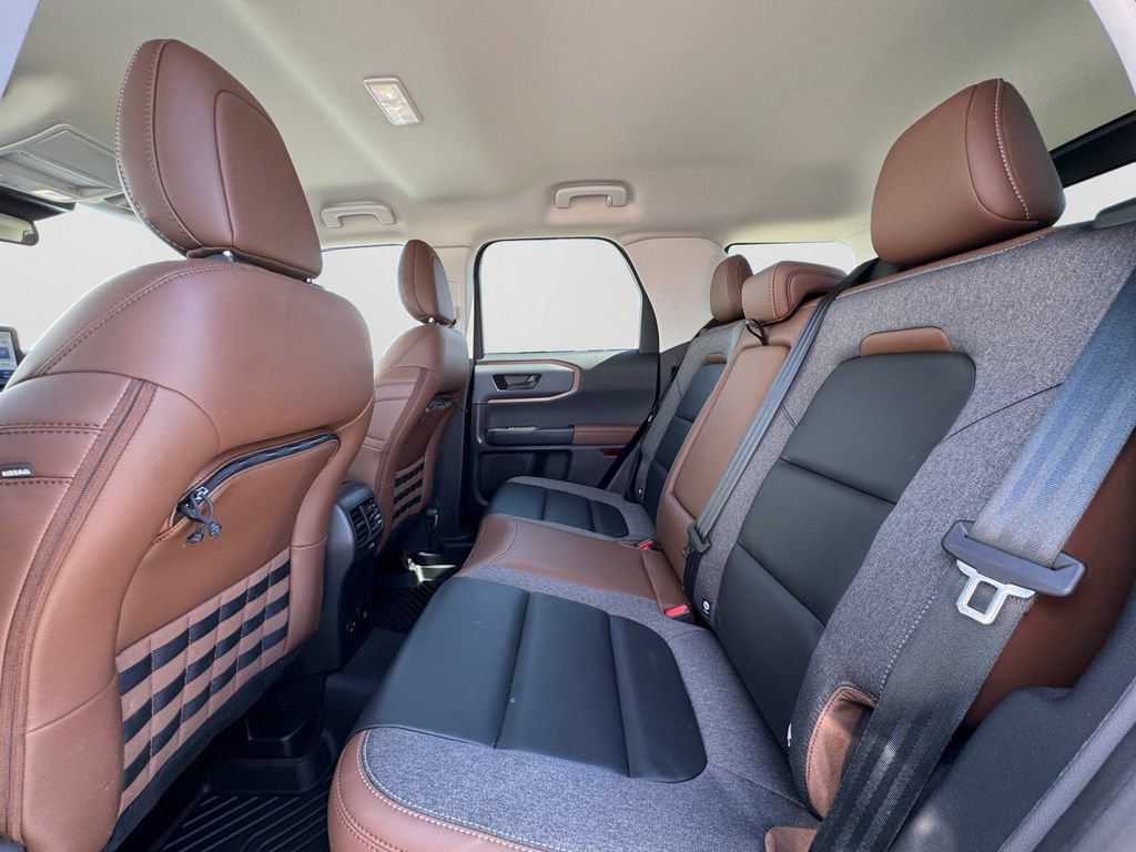 Used 2023 Ford Bronco Sport Outer Banks AWD/4WD image 11