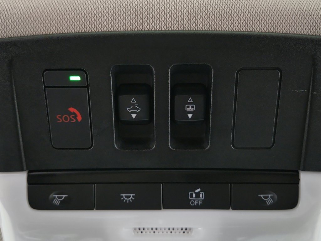 Used 2022 Nissan Pathfinder SV w/ SV Premium Package AWD/4WD image 19
