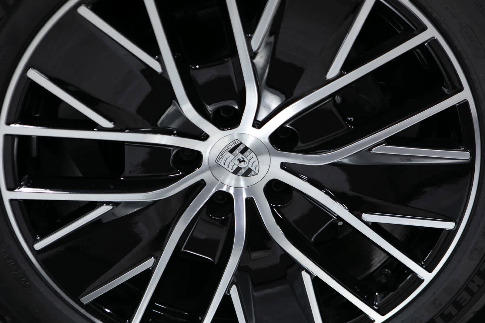 New 2026 Porsche Macan Electric RWD image 11