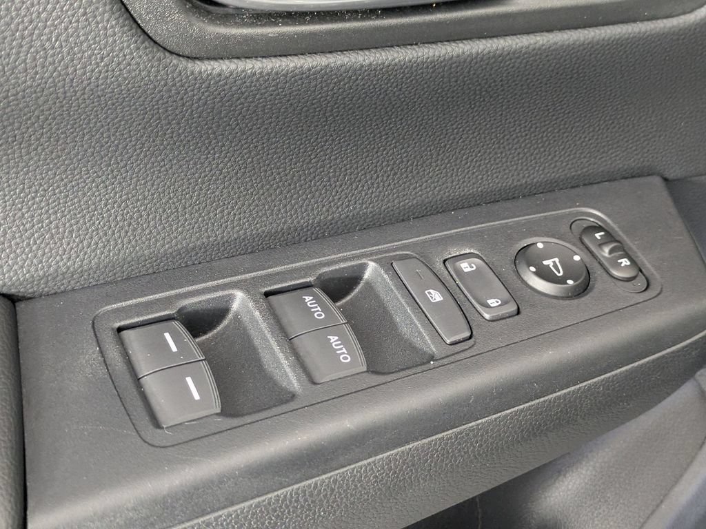 Used 2025 Honda CR-V Sport image 11