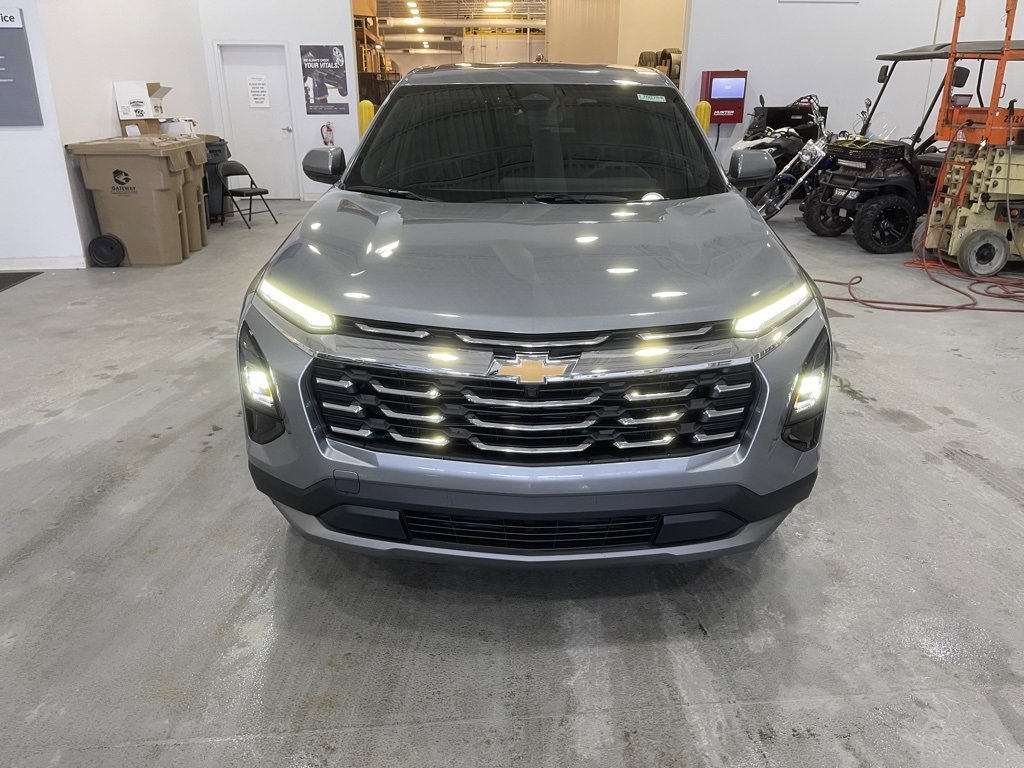 New 2026 Chevrolet Equinox LT image 2