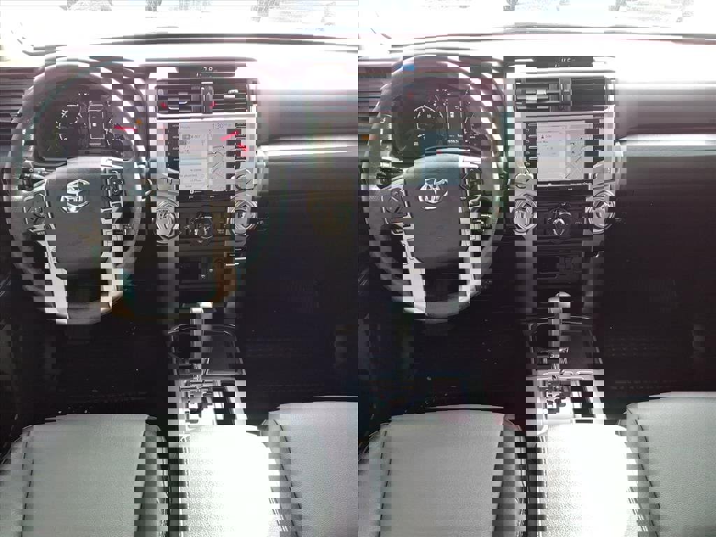 Used 2022 Toyota 4Runner SR5 Premium image 13