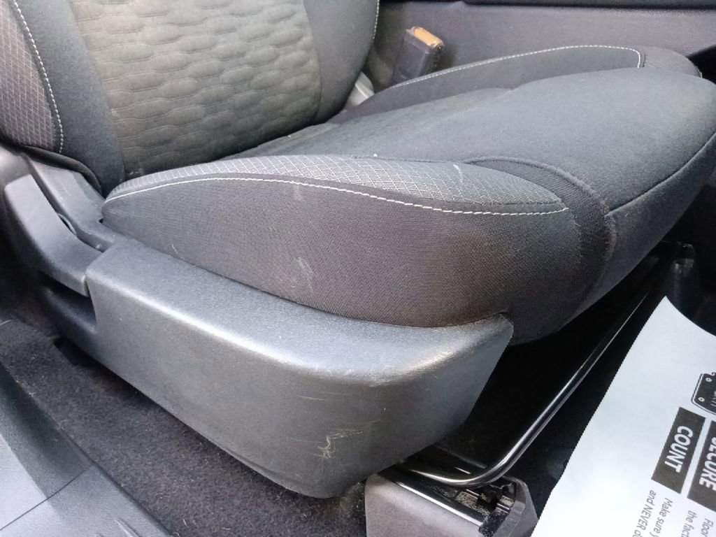 Used 2022 Nissan Pathfinder SV w/ SV Premium Package image 36