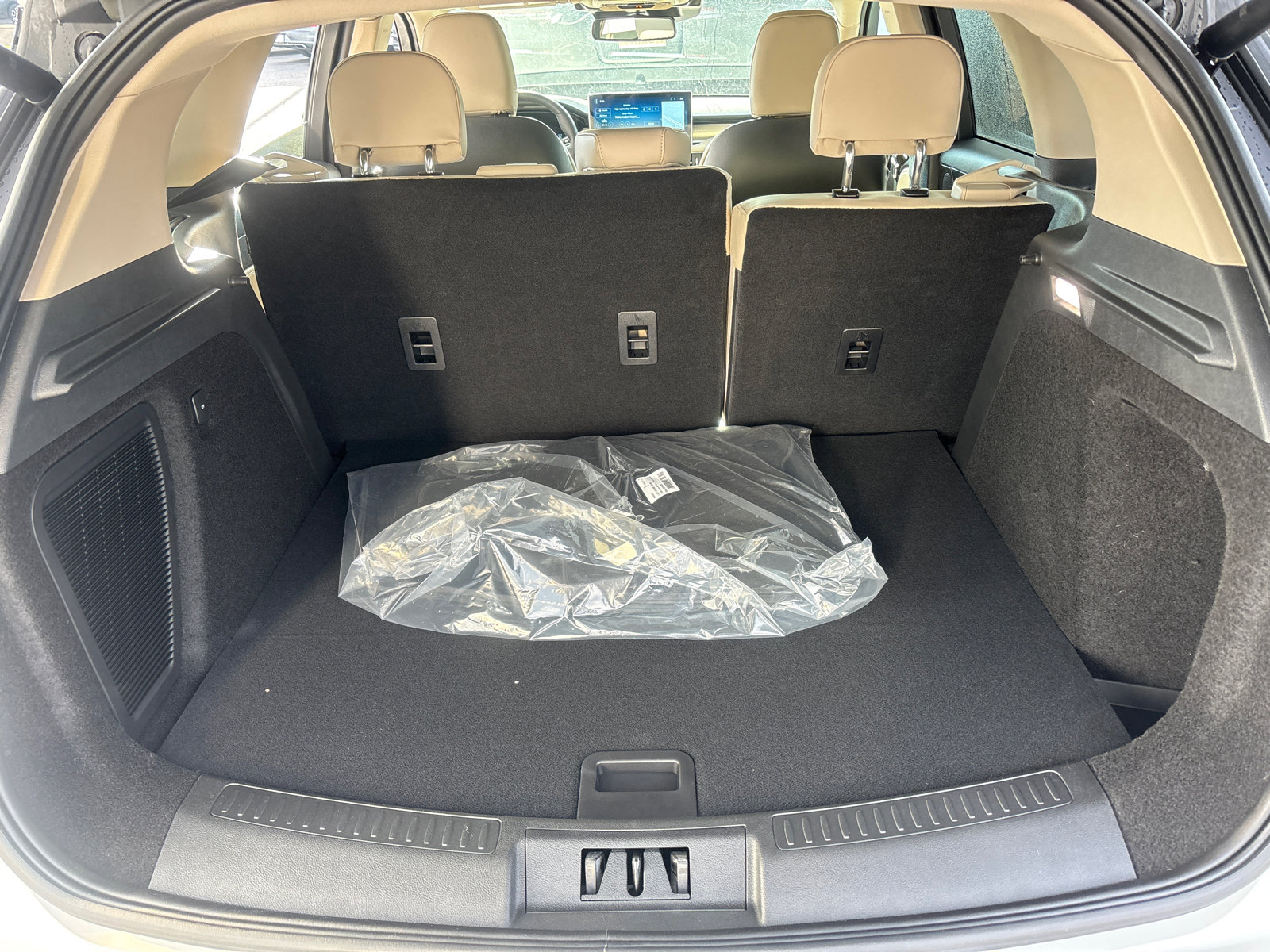 New 2026 Lincoln Corsair Premiere image 9