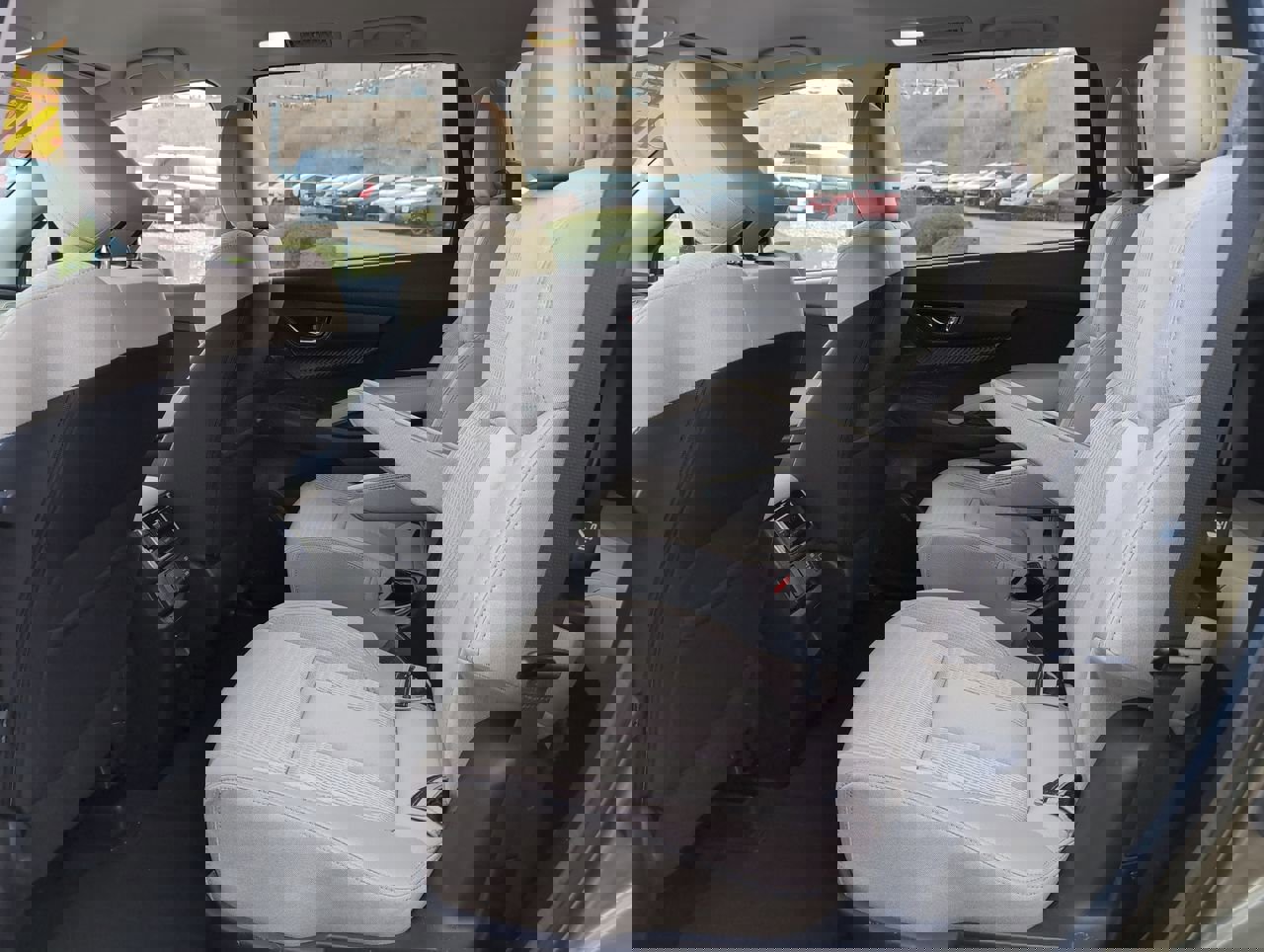 Used 2024 Subaru Ascent Premium w/ Convenience Package image 12