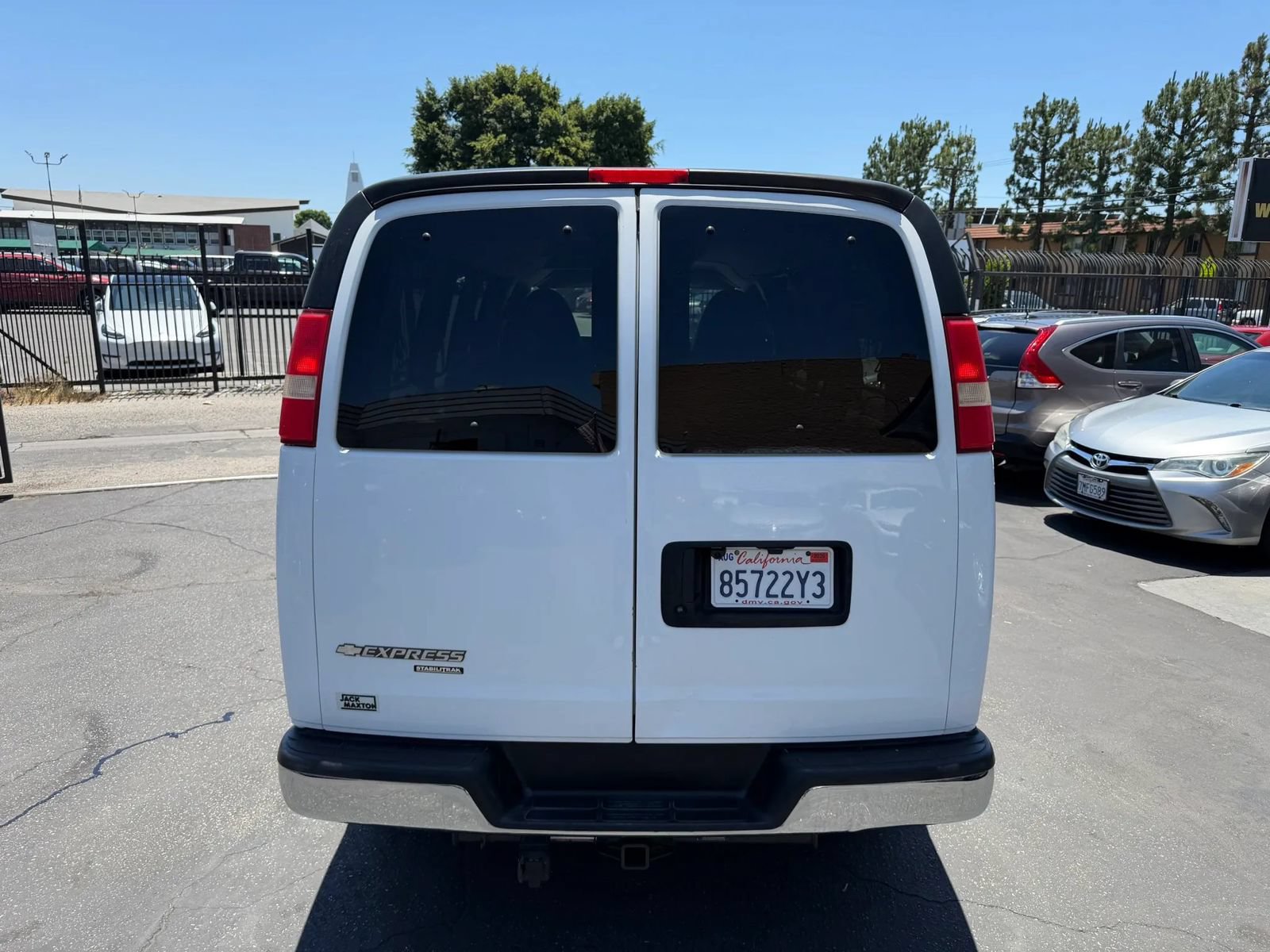 Used 2014 Chevrolet Express 2500 LT w/ LT Preferred Equipment Group RWD image 16