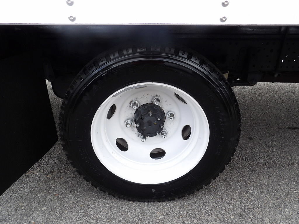 Used 2019 Isuzu NPR RWD image 48