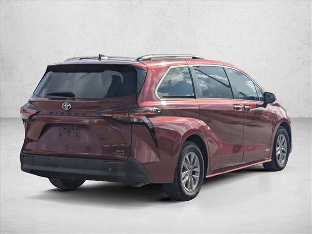 Used 2021 Toyota Sienna XLE FWD image 5