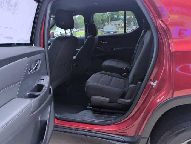 Used 2023 Chevrolet Traverse LT FWD image 23