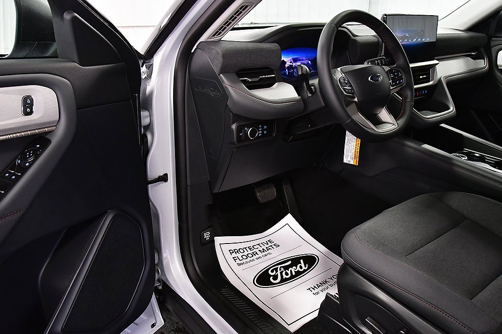 New 2026 Ford Explorer Active image 16
