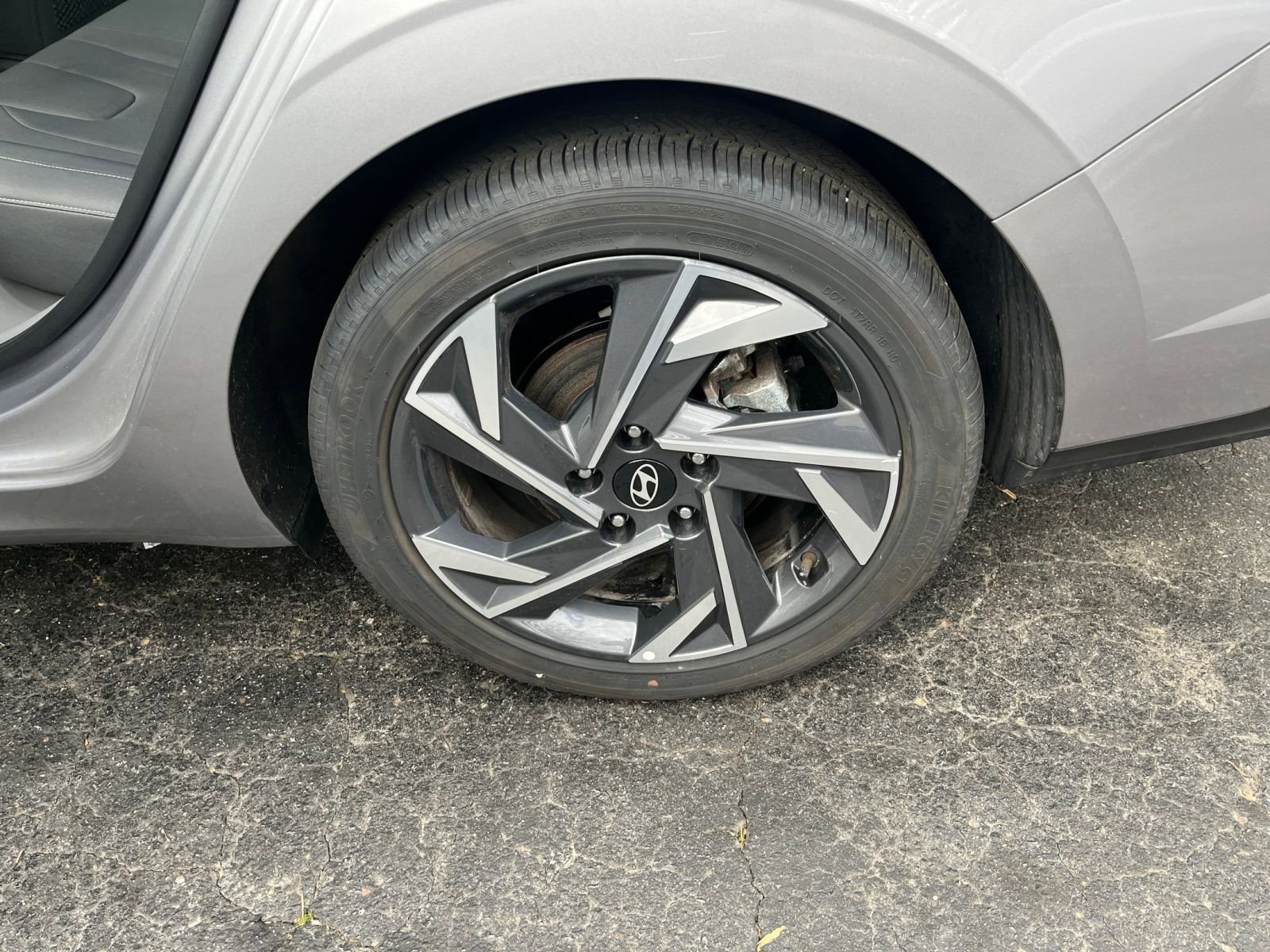 Used 2025 Hyundai Elantra SEL image 27