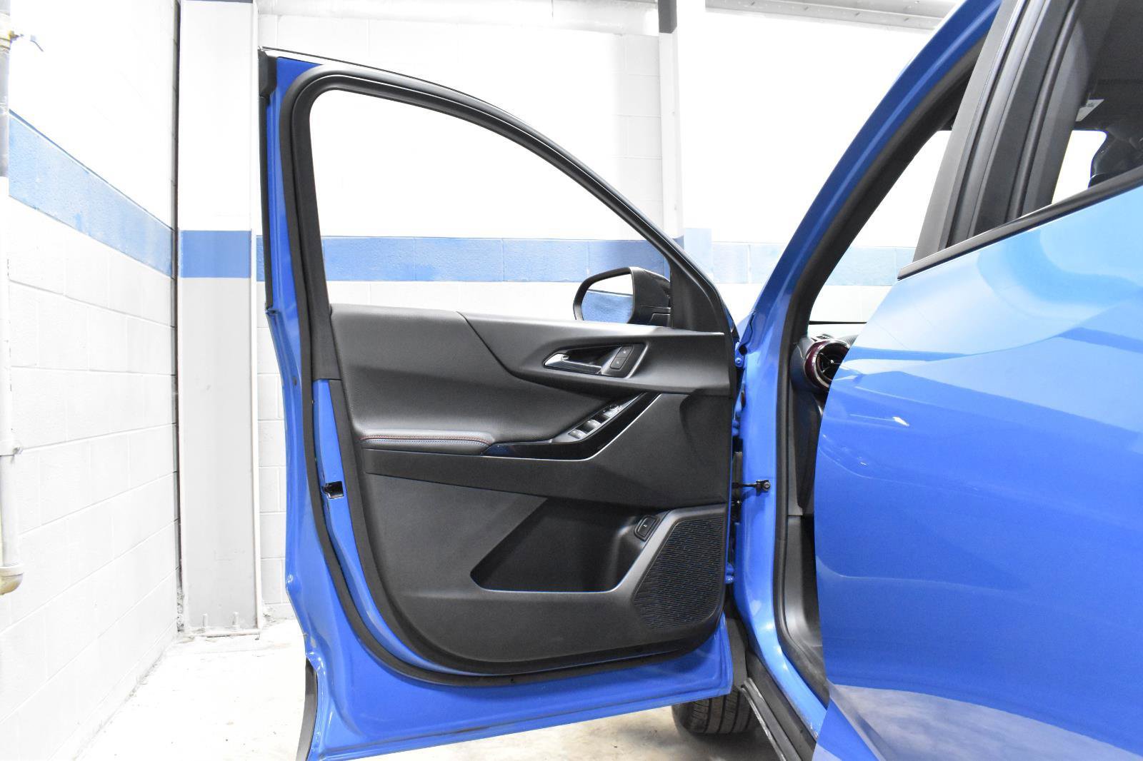 Used 2025 Chevrolet Equinox RS image 10