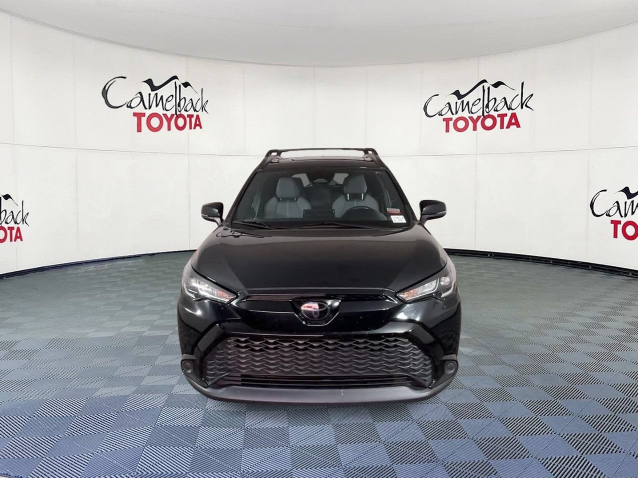 Used 2024 Toyota Corolla Cross AWD Hybrid w/ Moonroof Package image 5
