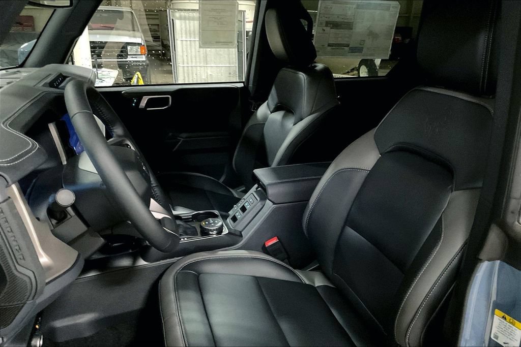 New 2025 Ford Bronco Outer Banks w/ Sasquatch Package AWD/4WD image 9