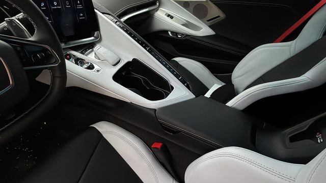 Used 2024 Chevrolet Corvette Stingray Preferred Cpe w/ Z51 Performance Package image 20