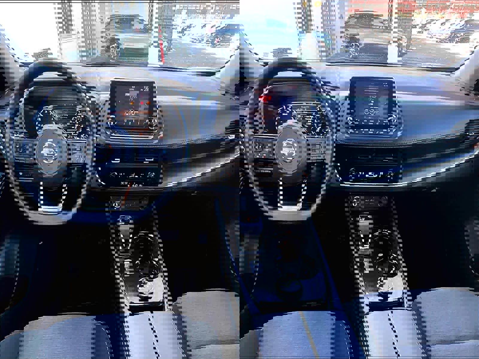 Used 2023 Nissan Rogue SV image 20