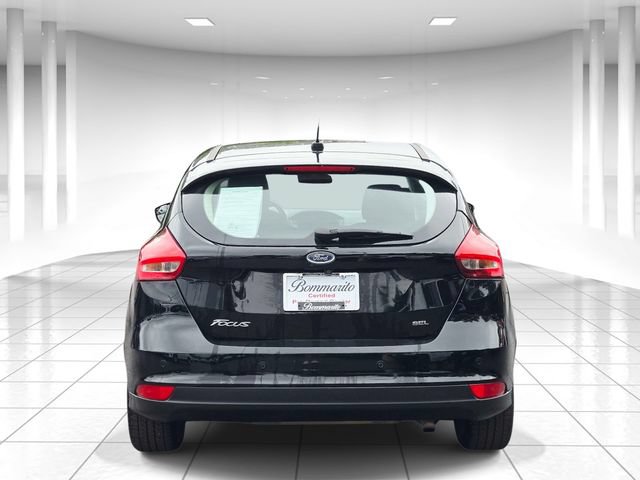 Used 2018 Ford Focus SEL w/ Cold Weather Package FWD image 4