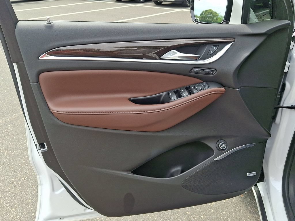Used 2021 Buick Enclave Avenir w/ Avenir Technology Package AWD/4WD image 13
