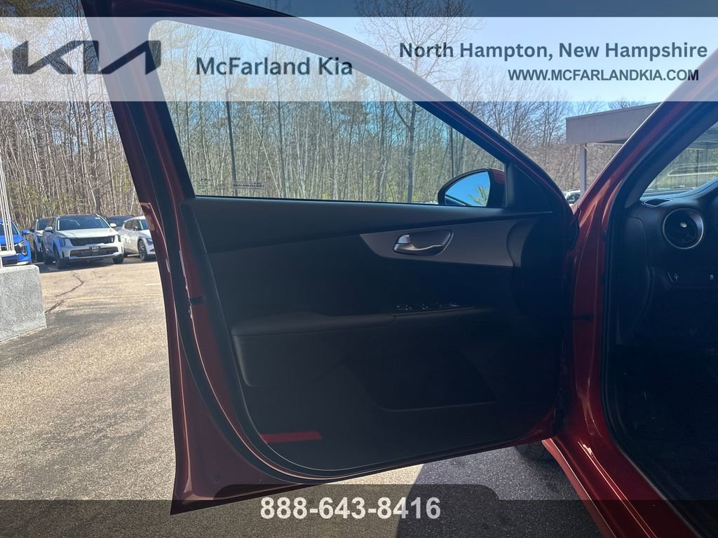 Used 2023 Kia Forte LXS image 11