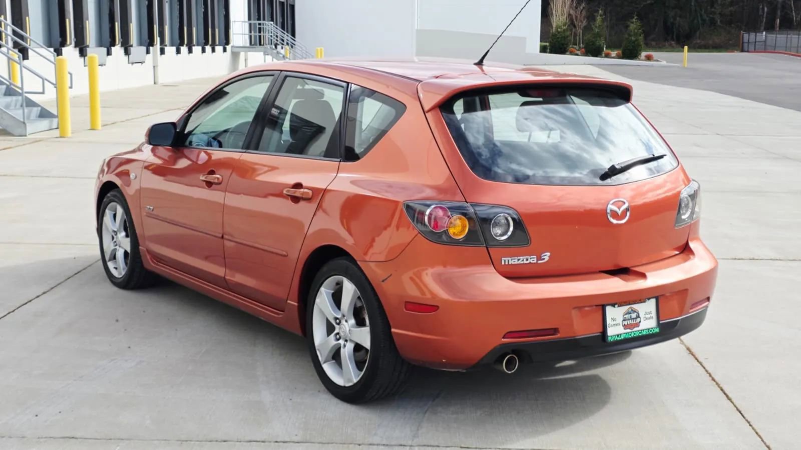 Used 2004 MAZDA MAZDA3 s FWD image 3
