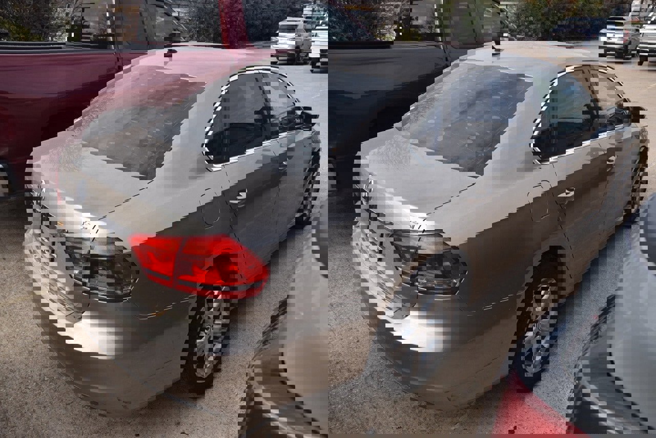 Used 2015 Volkswagen Passat 1.8T Limited Edition image 6