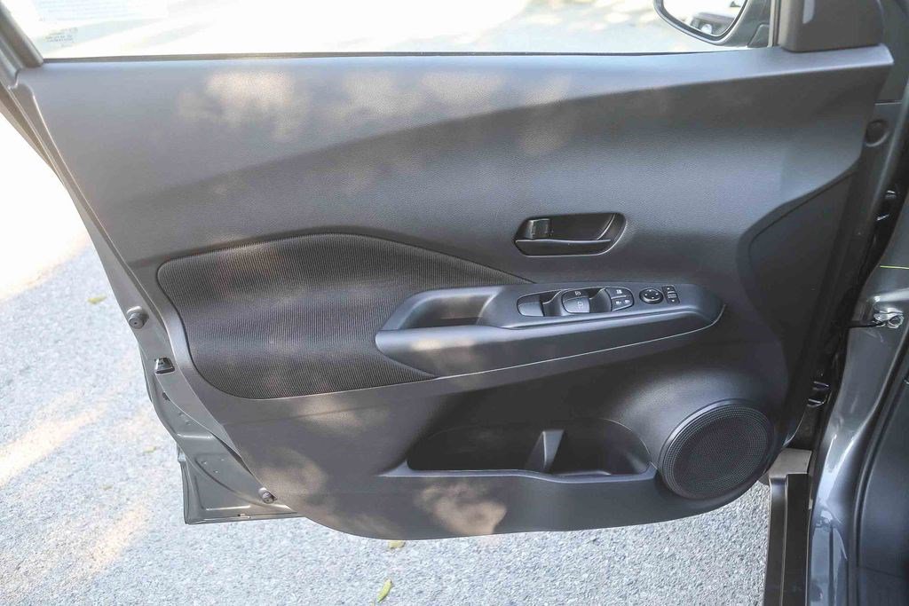 Used 2025 Nissan Kicks Play S image 20